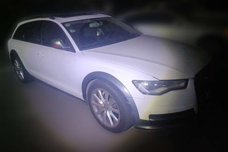 Used Audi A6 2015 3.0T allroad quattro Front Right 45 Deg