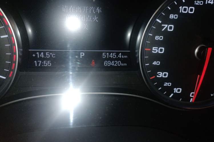 Used Audi A6 2015 3.0T allroad quattro Odometer Close Up