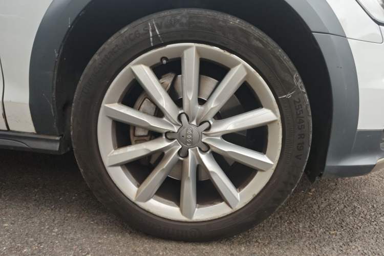 Used Audi A6 2015 3.0T allroad quattro Right Front Wheel Hub