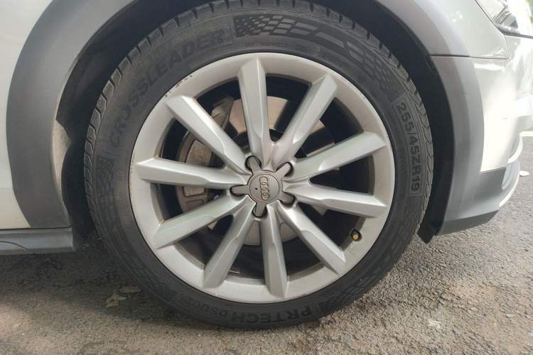 Used Audi A6 2015 3.0T allroad quattro Right Front Wheel Hub