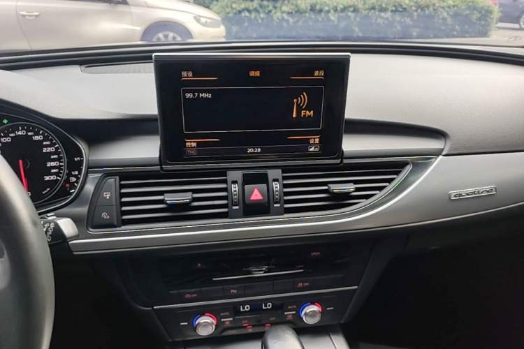 Used Audi A6 2017 Avant 40 TFSI Sport Edition Audio And AC Panel