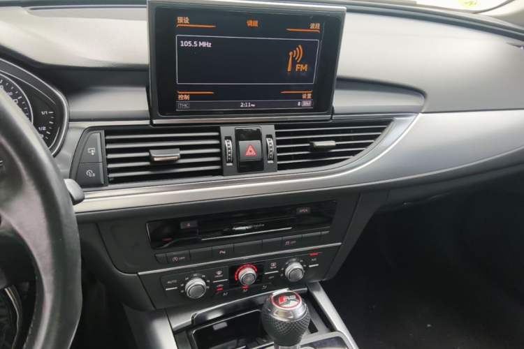 Used Audi A6 2017 Avant 35 TFSI Fashion Model Audio And AC Panel
