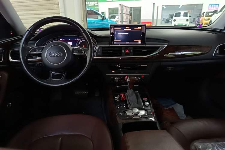 Used Audi A6 2017 Avant 35 TFSI Fashion Model Center Console