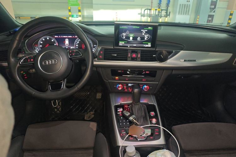 Used Audi A6 2017 Avant 40 TFSI Sport Edition Center Console