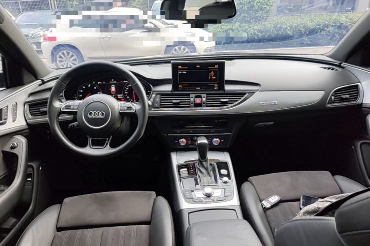 Used Audi A6 2017 Avant 40 TFSI Sport Edition Center Console