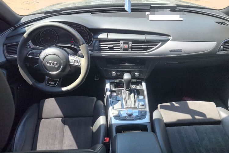 Used Audi A6 2017 Avant 40 TFSI Sport Edition Center Console