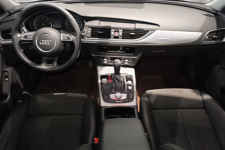 Used Audi A6 2017 Avant 40 TFSI Sport Edition Center Console