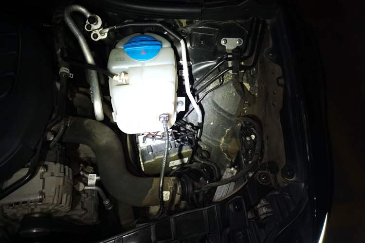 Used Audi A6 2017 Avant 40 TFSI Sport Edition Engine Bay Left