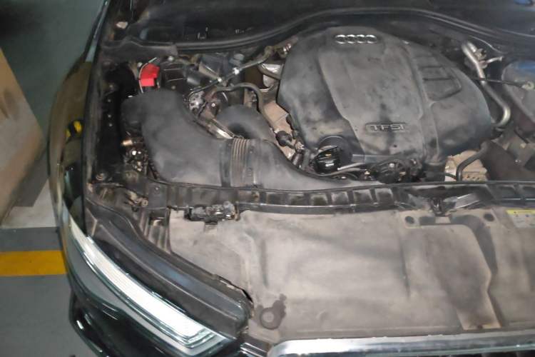 Used Audi A6 2017 Avant 40 TFSI Sport Edition Engine Bay Right