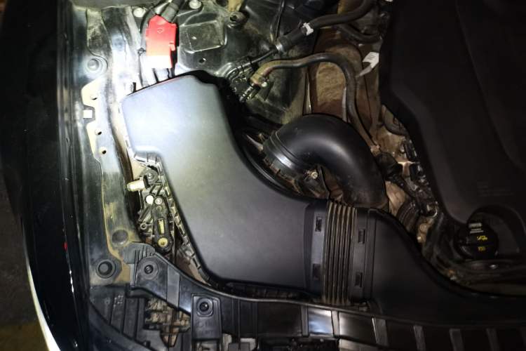 Used Audi A6 2017 Avant 40 TFSI Sport Edition Engine Bay Right