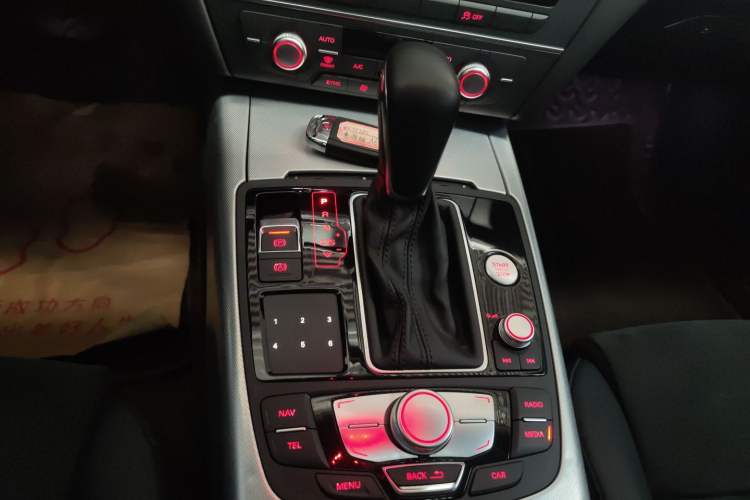 Used Audi A6 2017 Avant 40 TFSI Sport Edition Gear Lever