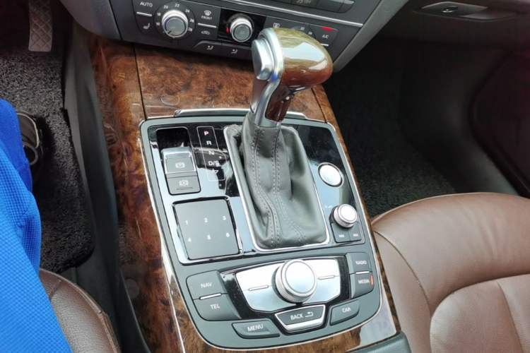 Used Audi A6 2017 Avant 35 TFSI Fashion Model Gear Lever