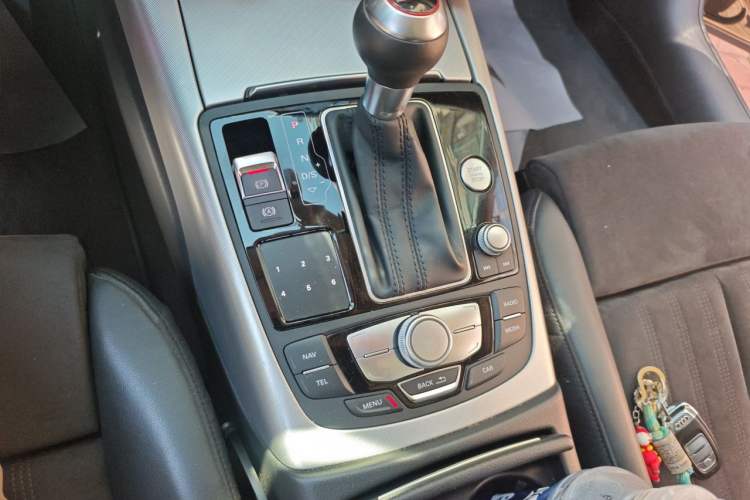 Used Audi A6 2017 Avant 40 TFSI Sport Edition Gear Lever