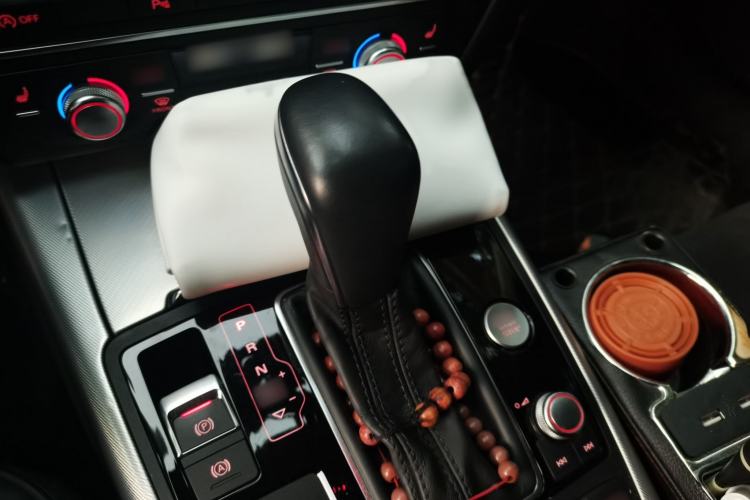 Used Audi A6 2017 Avant 40 TFSI Sport Edition Gear Lever
