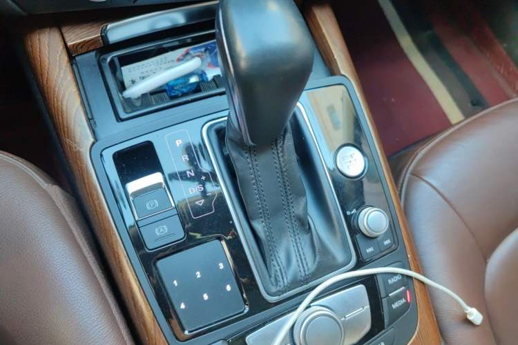 Used Audi A6 2017 Avant 35 TFSI Fashion Model Gear Lever