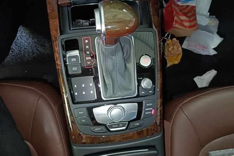 Used Audi A6 2017 Avant 35 TFSI Fashion Model Gear Lever