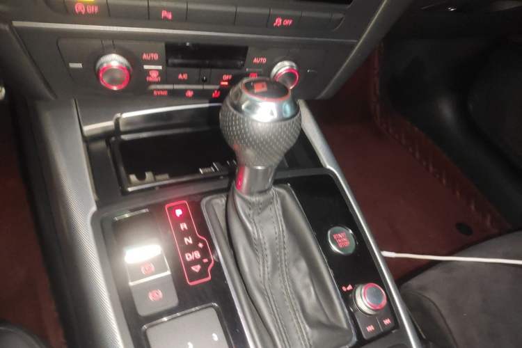 Used Audi A6 2017 Avant 40 TFSI Sport Edition Gear Lever