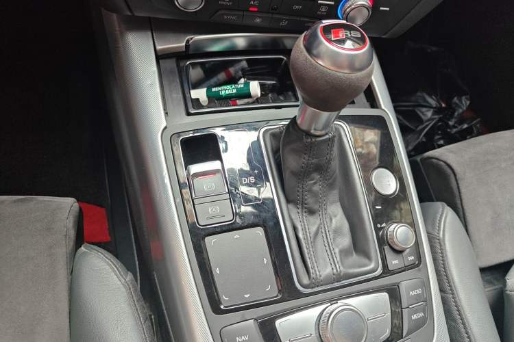 Used Audi A6 2017 Avant 40 TFSI Sport Edition Gear Lever