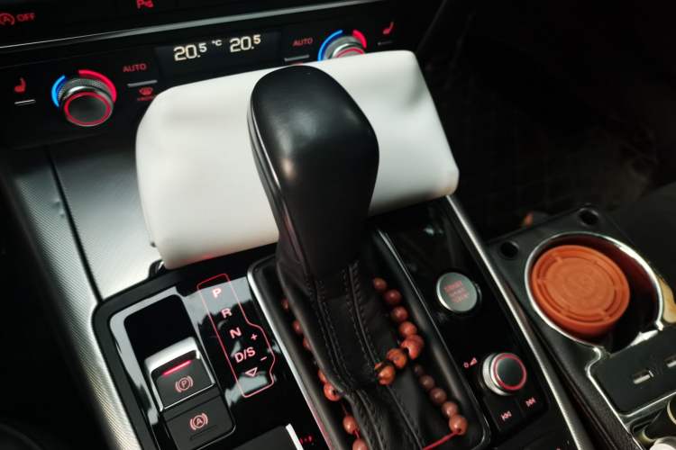 Used Audi A6 2017 Avant 40 TFSI Sport Edition Gear Lever