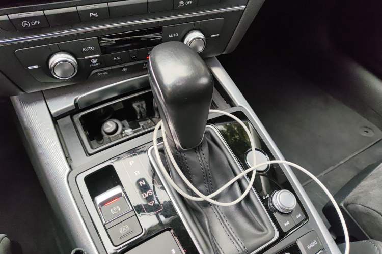 Used Audi A6 2017 Avant 40 TFSI Sport Edition Gear Lever