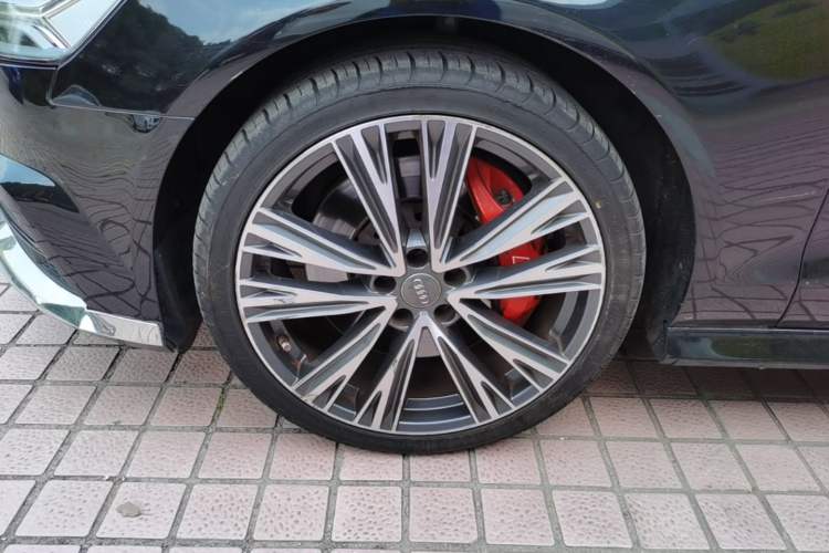 Used Audi A6 2017 Avant 35 TFSI Fashion Model Left Front Wheel Hub