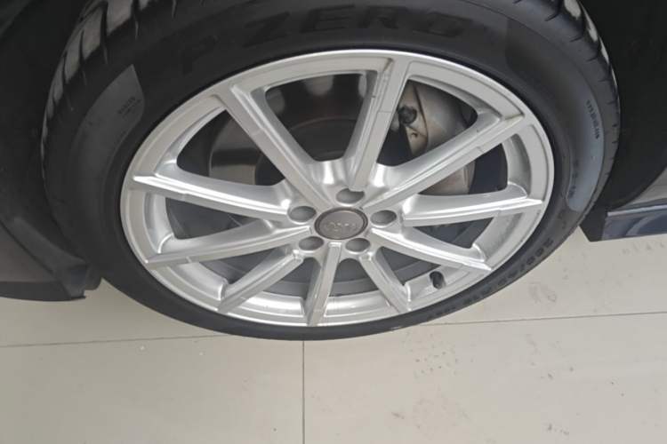 Used Audi A6 2017 Avant 40 TFSI Sport Edition Left Front Wheel Hub
