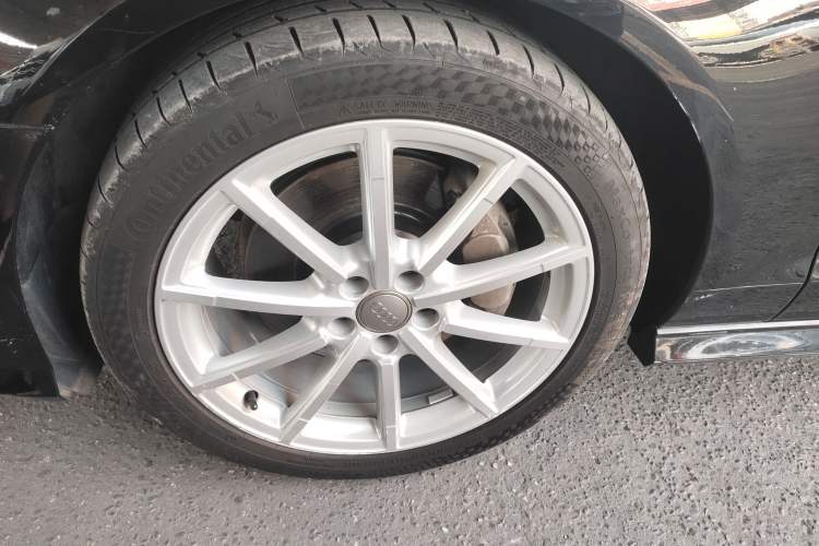 Used Audi A6 2017 Avant 40 TFSI Sport Edition Left Front Wheel Hub