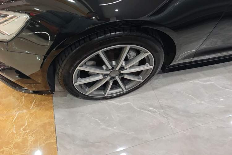 Used Audi A6 2017 Avant 40 TFSI Sport Edition Left Front Wheel Hub