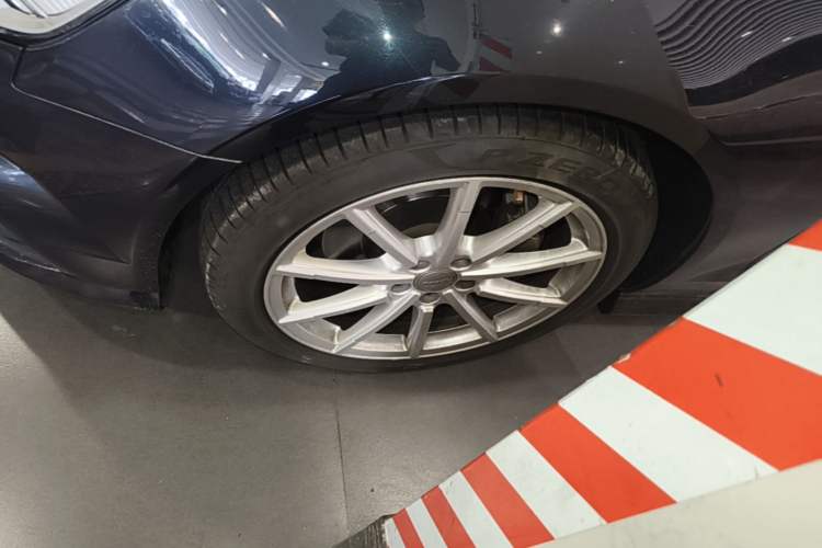 Used Audi A6 2017 Avant 40 TFSI Sport Edition Left Front Wheel Hub