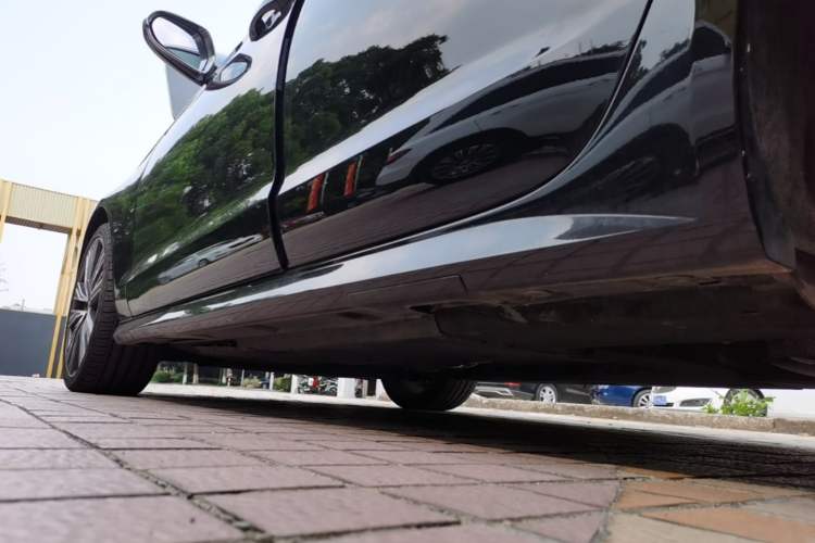Used Audi A6 2017 Avant 35 TFSI Fashion Model Left Side Sill