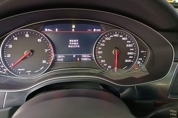 Used Audi A6 2017 Avant 35 TFSI Fashion Model Odometer Close Up