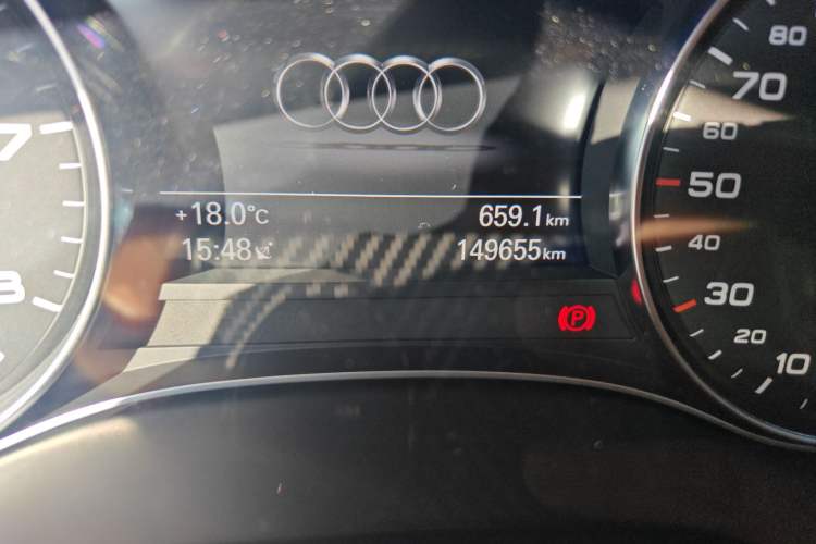 Used Audi A6 2017 Avant 40 TFSI Sport Edition Odometer Close Up