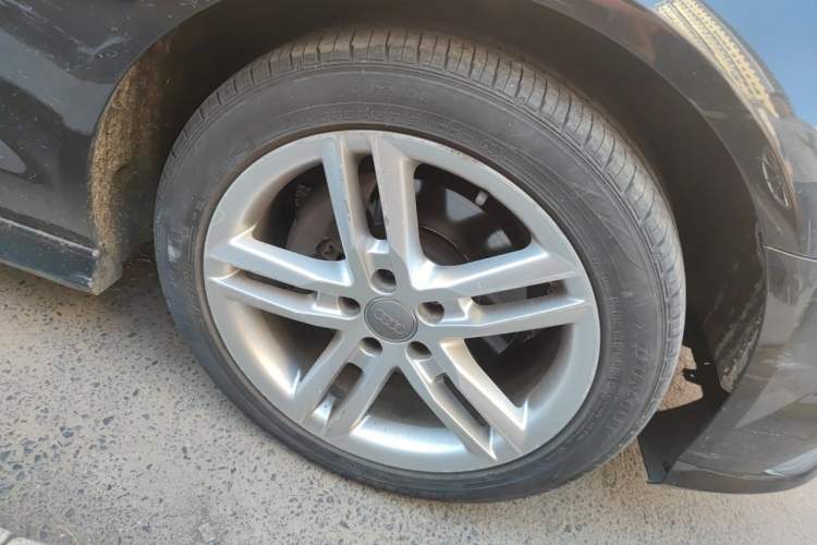 Used Audi A6 2017 Avant 35 TFSI Fashion Model Right Front Wheel Hub