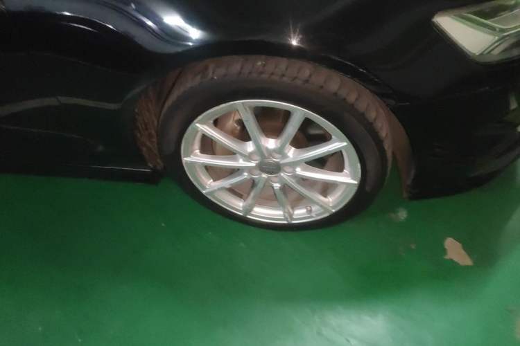 Used Audi A6 2017 Avant 40 TFSI Sport Edition Right Front Wheel Hub