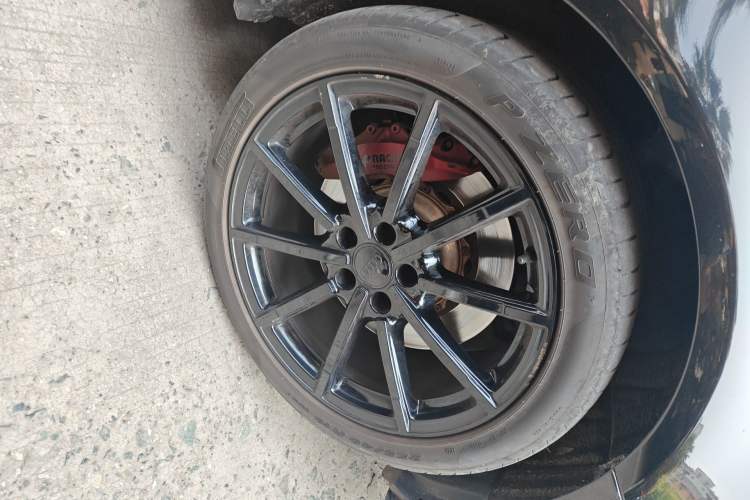 Used Audi A6 2017 Avant 40 TFSI Sport Edition Right Front Wheel Hub