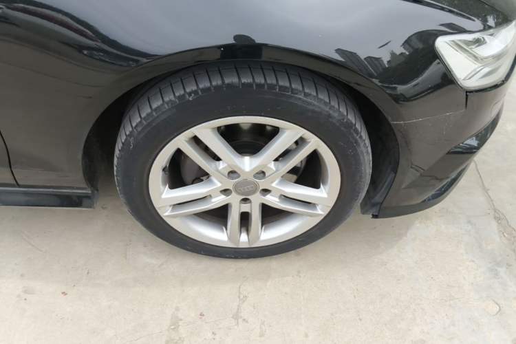 Used Audi A6 2017 Avant 35 TFSI Fashion Model Right Front Wheel Hub
