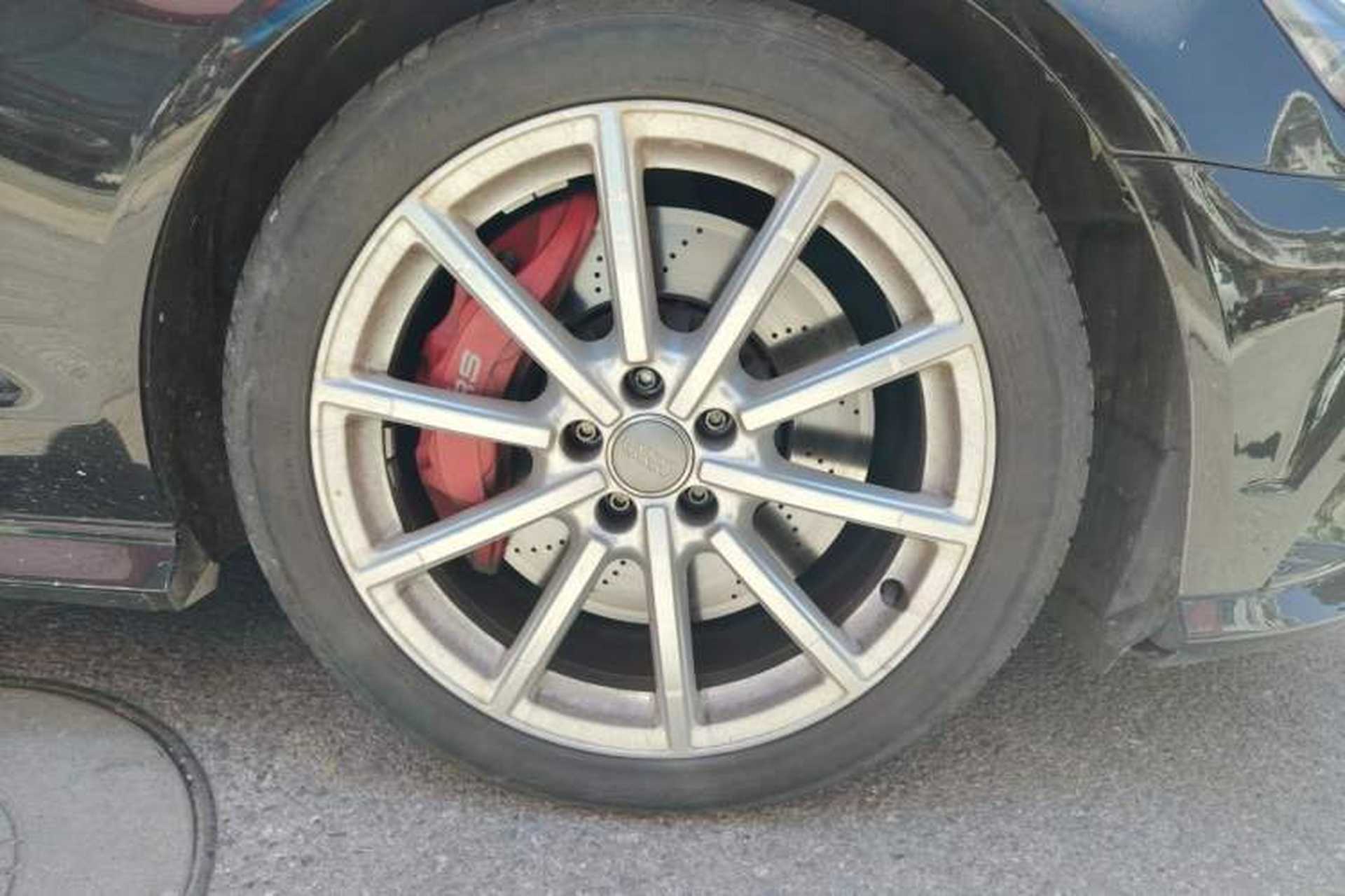 Used Audi A6 2017 Avant 40 TFSI Sport Edition Right Front Wheel Hub