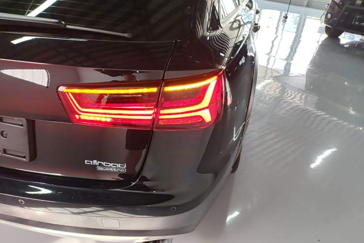 Used Audi A6 2017 3.0T allroad quattro Right Rear Taillight