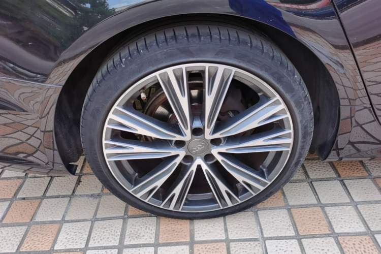 Used Audi A6 2017 Avant 35 TFSI Fashion Model Right Rear Wheel Hub