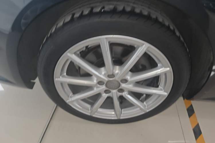 Used Audi A6 2017 Avant 40 TFSI Sport Edition Right Rear Wheel Hub