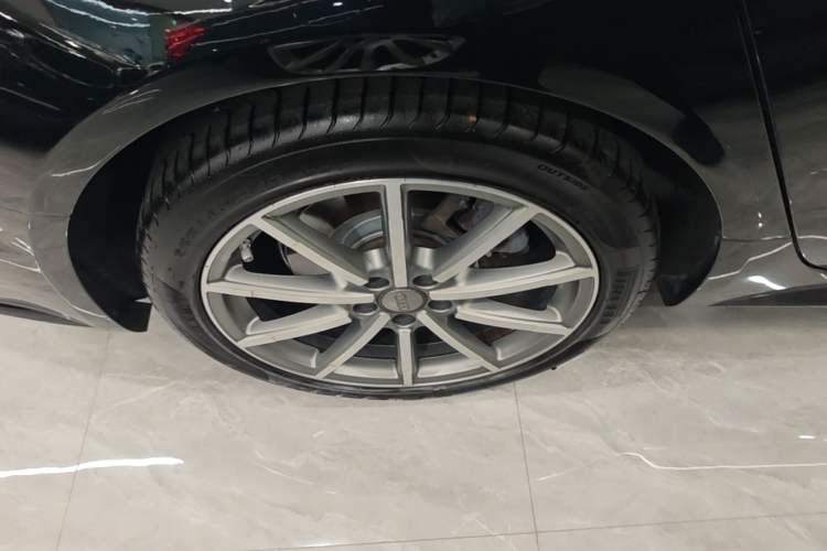 Used Audi A6 2017 Avant 40 TFSI Sport Edition Right Rear Wheel Hub