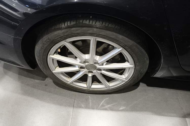 Used Audi A6 2017 Avant 40 TFSI Sport Edition Right Rear Wheel Hub