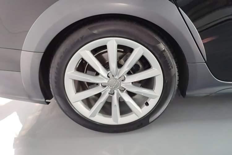 Used Audi A6 2017 3.0T allroad quattro Right Rear Wheel Hub