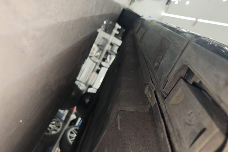 Used Audi A6 2017 Avant 40 TFSI Sport Edition Right Side Sill
