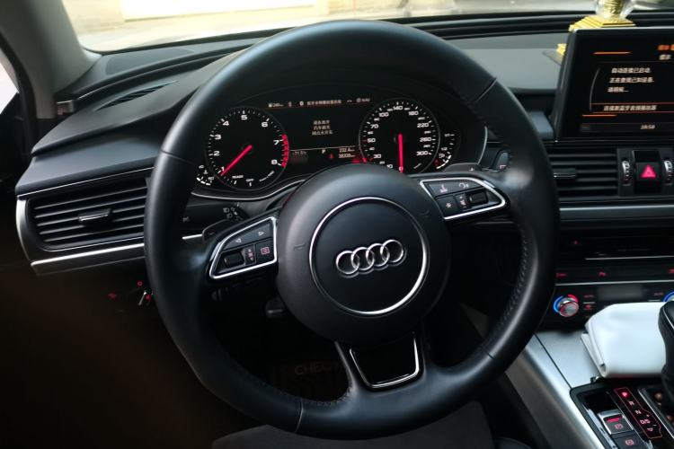 Used Audi A6 2017 Avant 40 TFSI Sport Edition Steering Wheel