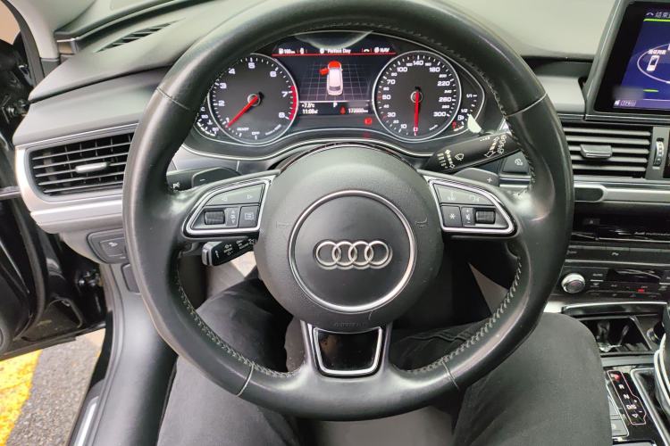 Used Audi A6 2017 Avant 40 TFSI Sport Edition Steering Wheel