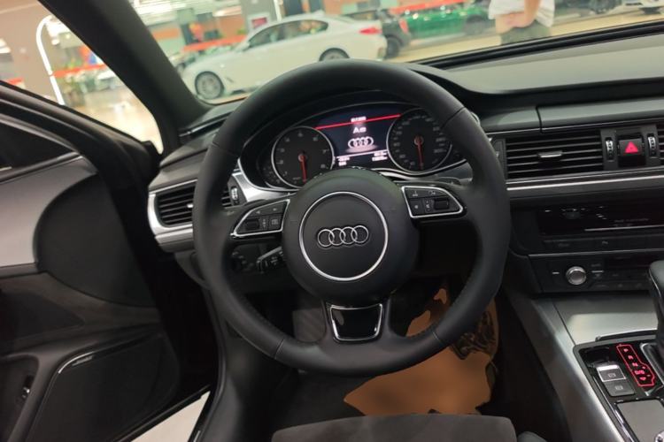 Used Audi A6 2017 Avant 40 TFSI Sport Edition Steering Wheel