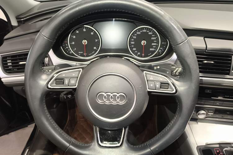 Used Audi A6 2017 Avant 40 TFSI Sport Edition Steering Wheel