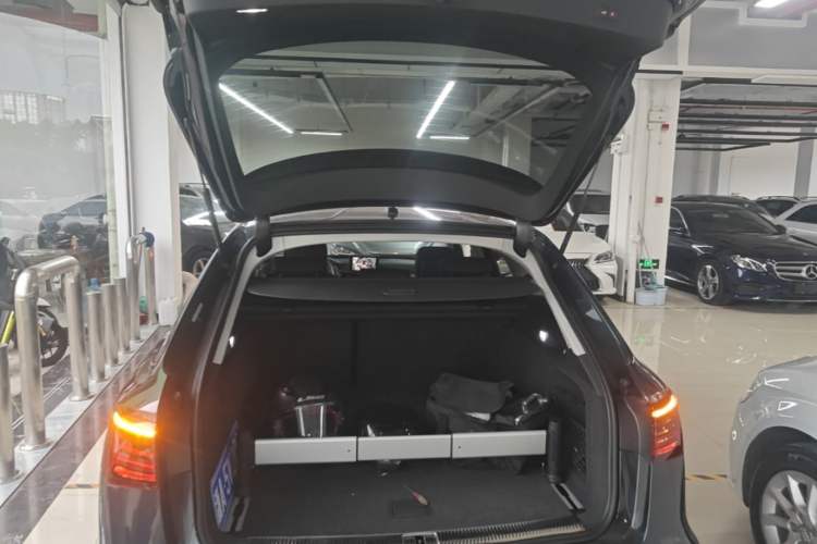 Used Audi A6 2017 Avant 40 TFSI Sport Edition Trunk