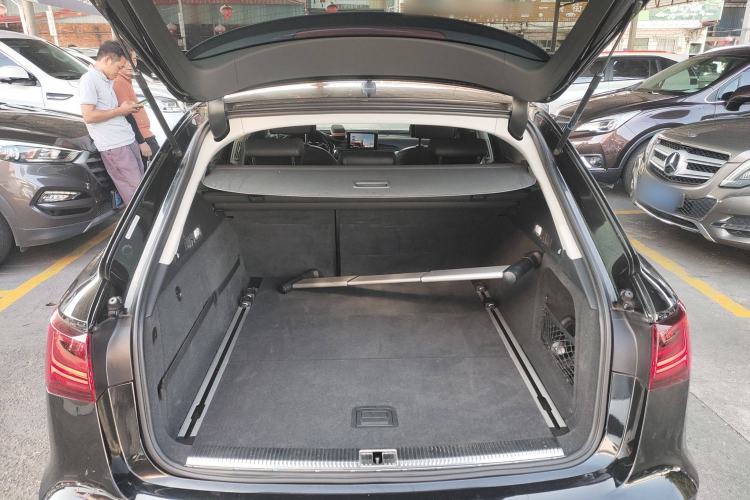 Used Audi A6 2017 Avant 40 TFSI Sport Edition Trunk